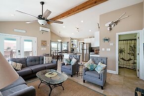 Knee Deep - Amazing Beach Cottage Locates On Sugar White Sands. Great 