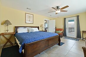 Knee Deep - Amazing Beach Cottage Locates On Sugar White Sands. Great 