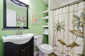 Knee Deep - Amazing Beach Cottage Locates On Sugar White Sands. Great 