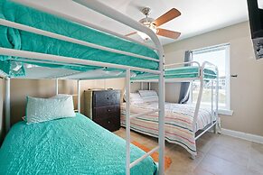 Knee Deep - Amazing Beach Cottage Locates On Sugar White Sands. Great 