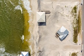 Knee Deep - Amazing Beach Cottage Locates On Sugar White Sands. Great 