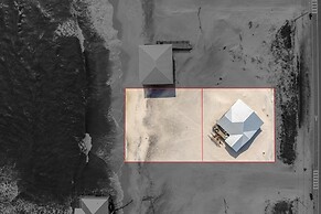 Knee Deep - Amazing Beach Cottage Locates On Sugar White Sands. Great 