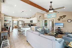 Knee Deep - Amazing Beach Cottage Locates On Sugar White Sands. Great 