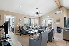 Knee Deep - Amazing Beach Cottage Locates On Sugar White Sands. Great 