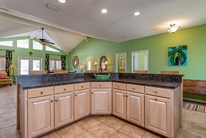 Beach Break - Pet Friendly! Relax With Friends, Family, And Mans Best 