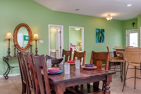 Beach Break - Pet Friendly! Relax With Friends, Family, And Mans Best 