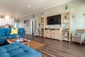 Seabatical - Gulf And Bay Views - Steps To The Water - Enjoy A Family 