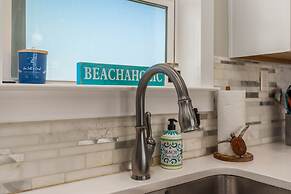 Seabatical - Gulf And Bay Views - Steps To The Water - Enjoy A Family 