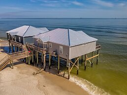 Rainbows End - Gulf Front! Enjoy The Sun On Your Shoulders While You L