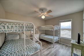 Rainbows End - Gulf Front! Enjoy The Sun On Your Shoulders While You L