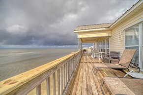 Rainbows End - Gulf Front! Enjoy The Sun On Your Shoulders While You L