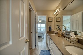 Rainbows End - Gulf Front! Enjoy The Sun On Your Shoulders While You L