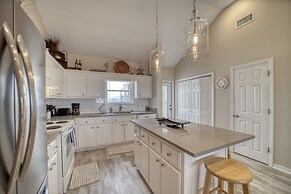 Rainbows End - Gulf Front! Enjoy The Sun On Your Shoulders While You L