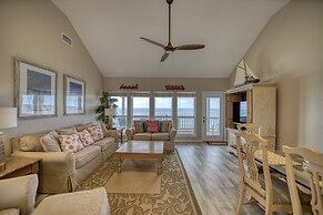 Rainbows End - Gulf Front! Enjoy The Sun On Your Shoulders While You L