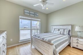 Villa Delphinus - Beachfront! And Pet Friendly! Feel The Ocean Breezed