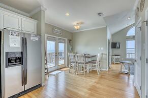 Villa Delphinus - Beachfront! And Pet Friendly! Feel The Ocean Breezed