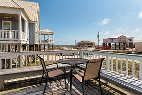 Seafari - Pet Friendly! Quiet Area Mere Feet To The Beach - Beach Side