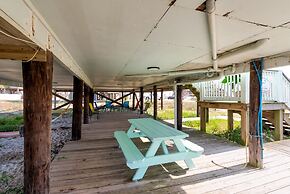 Seafari - Pet Friendly! Quiet Area Mere Feet To The Beach - Beach Side