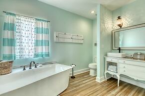 Salty Seahorse - Waterfront! Pet Friendly! Game Room, Pool Table, Beau