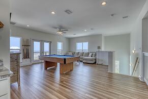 Salty Seahorse - Waterfront! Pet Friendly! Game Room, Pool Table, Beau