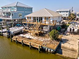 Waters Edge - Private Dock! Only Two Blocks From The Bay Or The Gulf! 