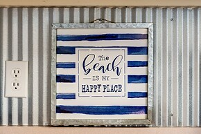 Waters Edge - Private Dock! Only Two Blocks From The Bay Or The Gulf! 