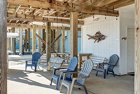 Waters Edge - Private Dock! Only Two Blocks From The Bay Or The Gulf! 