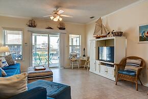 Waters Edge - Private Dock! Only Two Blocks From The Bay Or The Gulf! 