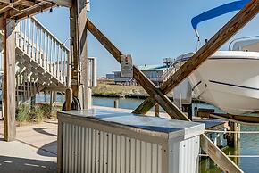 Waters Edge - Private Dock! Only Two Blocks From The Bay Or The Gulf! 