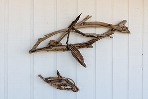 Waters Edge - Private Dock! Only Two Blocks From The Bay Or The Gulf! 