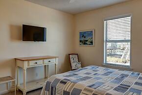 Waters Edge - Private Dock! Only Two Blocks From The Bay Or The Gulf! 