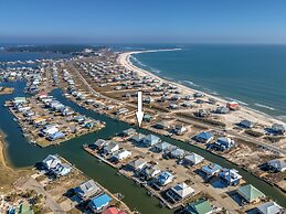 Waters Edge - Private Dock! Only Two Blocks From The Bay Or The Gulf! 