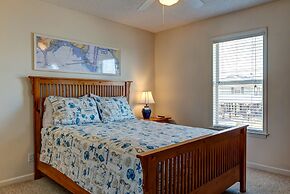 Waters Edge - Private Dock! Only Two Blocks From The Bay Or The Gulf! 