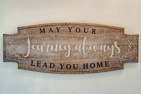 Waters Edge - Private Dock! Only Two Blocks From The Bay Or The Gulf! 