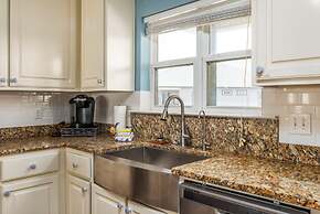 Surf's Up - Beautiful Outdoor Space As Well As A Large Open Floor Plan