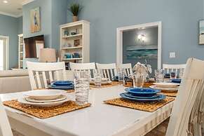 Surf's Up - Beautiful Outdoor Space As Well As A Large Open Floor Plan