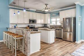 Surf's Up - Beautiful Outdoor Space As Well As A Large Open Floor Plan