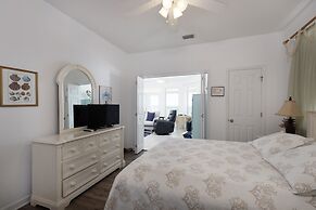 Simple Pleasures - Nothing Between You And The Water But Sugar White S