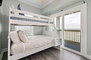 Shamrock Shores - Gulf Front West End Pet Friendly Property With Room