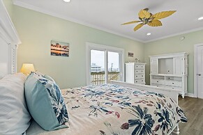 Shamrock Shores - Gulf Front West End Pet Friendly Property With Room