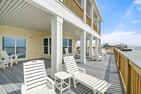 Shamrock Shores - Gulf Front West End Pet Friendly Property With Room