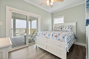 Shamrock Shores - Gulf Front West End Pet Friendly Property With Room