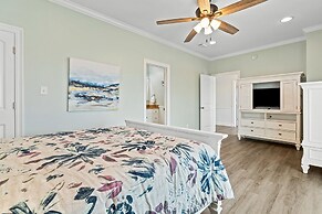 Shamrock Shores - Gulf Front West End Pet Friendly Property With Room