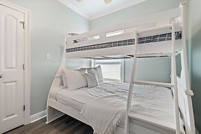 Shamrock Shores - Gulf Front West End Pet Friendly Property With Room