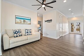 Shamrock Shores - Gulf Front West End Pet Friendly Property With Room
