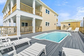 Shamrock Shores - Gulf Front West End Pet Friendly Property With Room