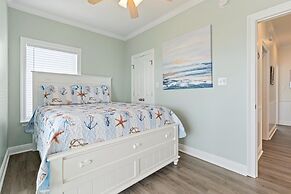 Shamrock Shores - Gulf Front West End Pet Friendly Property With Room