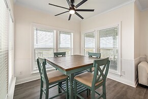 Shamrock Shores - Gulf Front West End Pet Friendly Property With Room