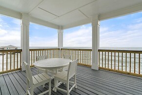 Shamrock Shores - Gulf Front West End Pet Friendly Property With Room