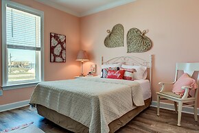 Blue Oasis - Private Backyard Beach - Pool, Hammocks, Kayaks, Even Cra